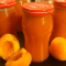 Selbstgemachte vitaminreiche Marmelade aus gesunder Passionsfrucht und Zitronen