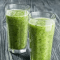 Gemüse – Sojajoghurt – Smoothie mit gesunden Avocado, Limetten und frischen Basilikum