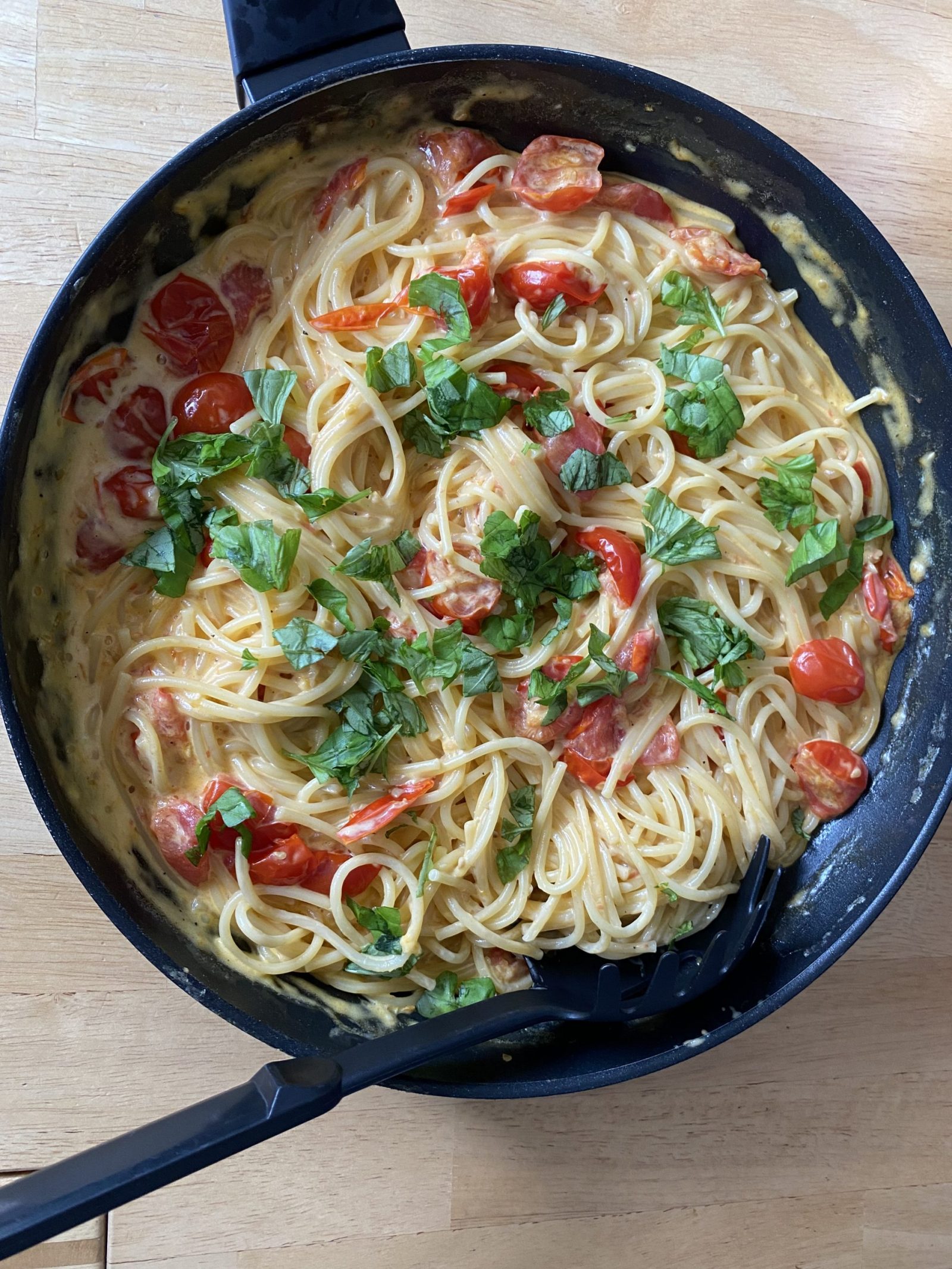 Spaghetti in Knoblauch Sahne Tomaten Sauce - Kulifein.de